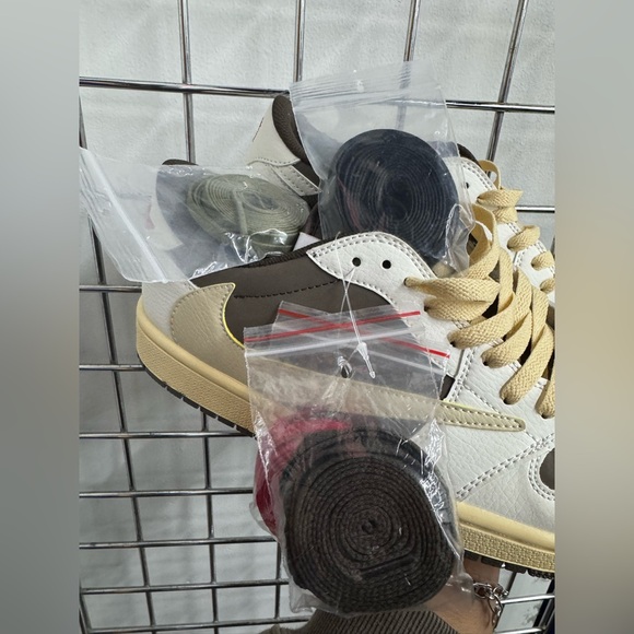 Nike Air Jordan 1 Retro Low OG SP Travis Scott Reverse Mocha Mens 9.5 - Picture 14 of 14